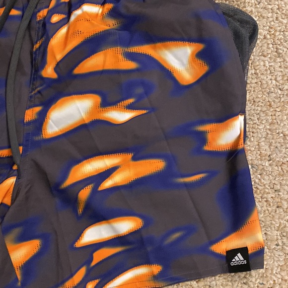 Adidas SOULEAF graphic swim shorts - Picture 2 of 6